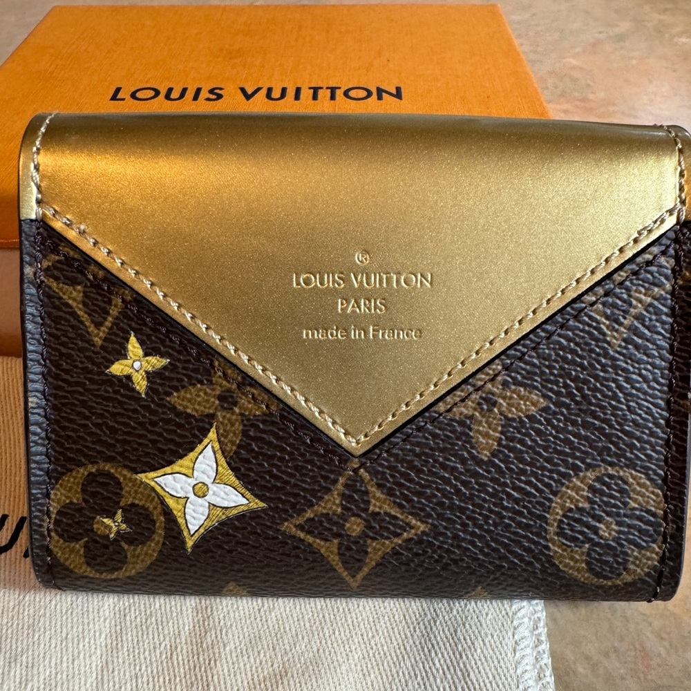 LOUIS VUITTON VIVIENNE CARD HOLDER - Picture 2 of 8